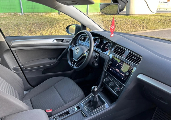 Volkswagen Golf cena 47900 przebieg: 124000, rok produkcji 2019 z Konin małe 79